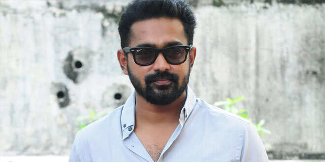 ദിലീപിനെ അമ്മയില് നിന്ന് പുറത്താക്കണമെന്ന് ആസിഫ് അലി; നിലപാട് ശക്തമാക്കി യുവതാരങ്ങള്