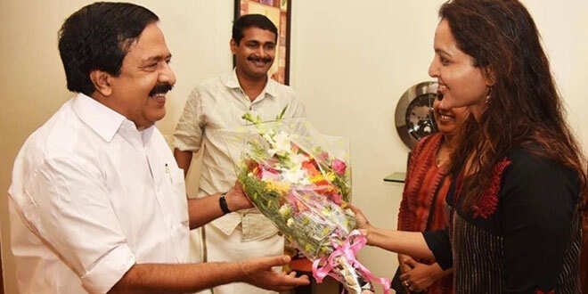 മഞ്ജു വാര്യര്‍ കോണ്‍ഗ്രസില്‍ ചേരുമോ? അഭ്യൂഹങ്ങള്‍ പ്രചരിക്കുന്നു