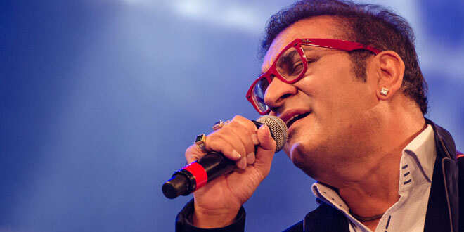 തെരുവിൽ കിടന്നുറങ്ങുന്നവർ പട്ടികൾ എന്ന വിവാദ പ്രസ്താവന; അഭിജിത്ത് ഭട്ടാചാര്യ മാപ്പ് പറഞ്ഞു