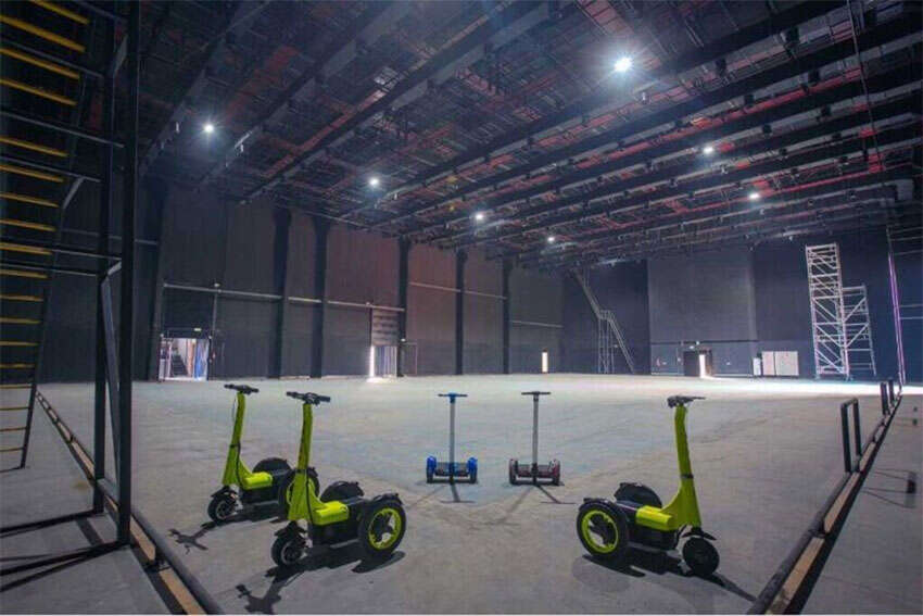 ഏവരെയും അമ്പരപ്പിക്കാന്‍ തയ്യാറെടുത്ത് എആര്‍ റഹ്മാന്‍ സ്റ്റുഡിയോ; ചിത്രങ്ങള്‍ കാണാം